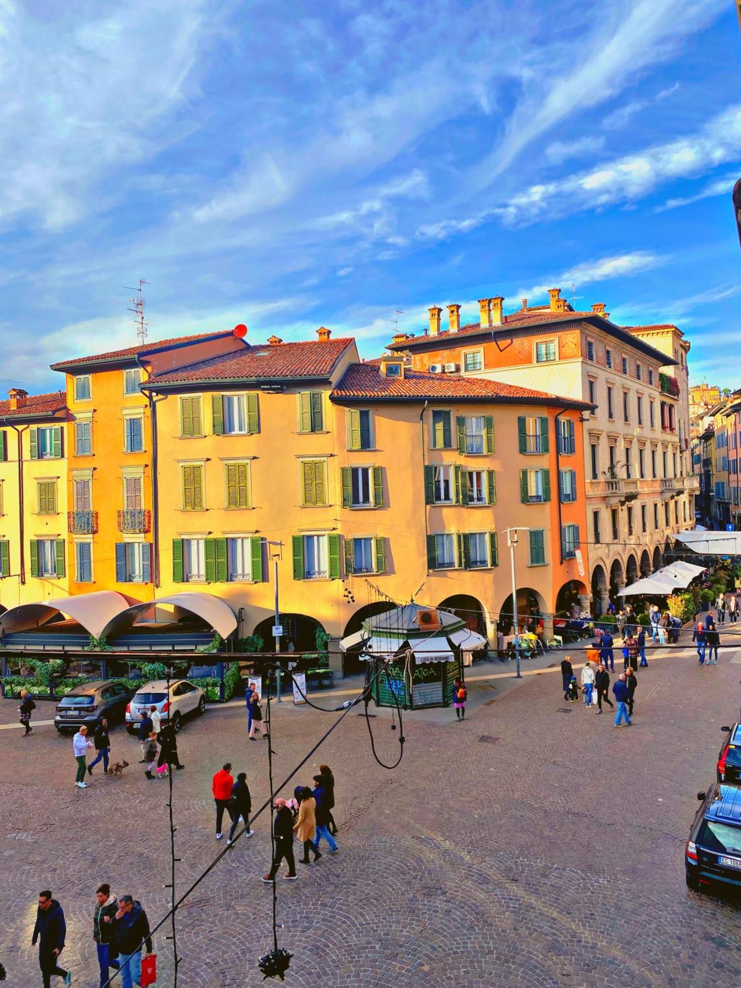 Appartamento Bergamo Centro Piazza Pontida - The Italian Escape Dış mekan fotoğraf